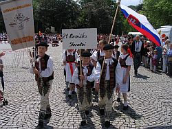 sprievod ulicami Saarbruckenu