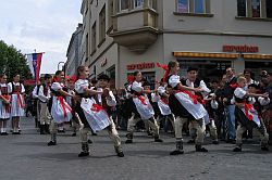 animan vystpenie v sprievode